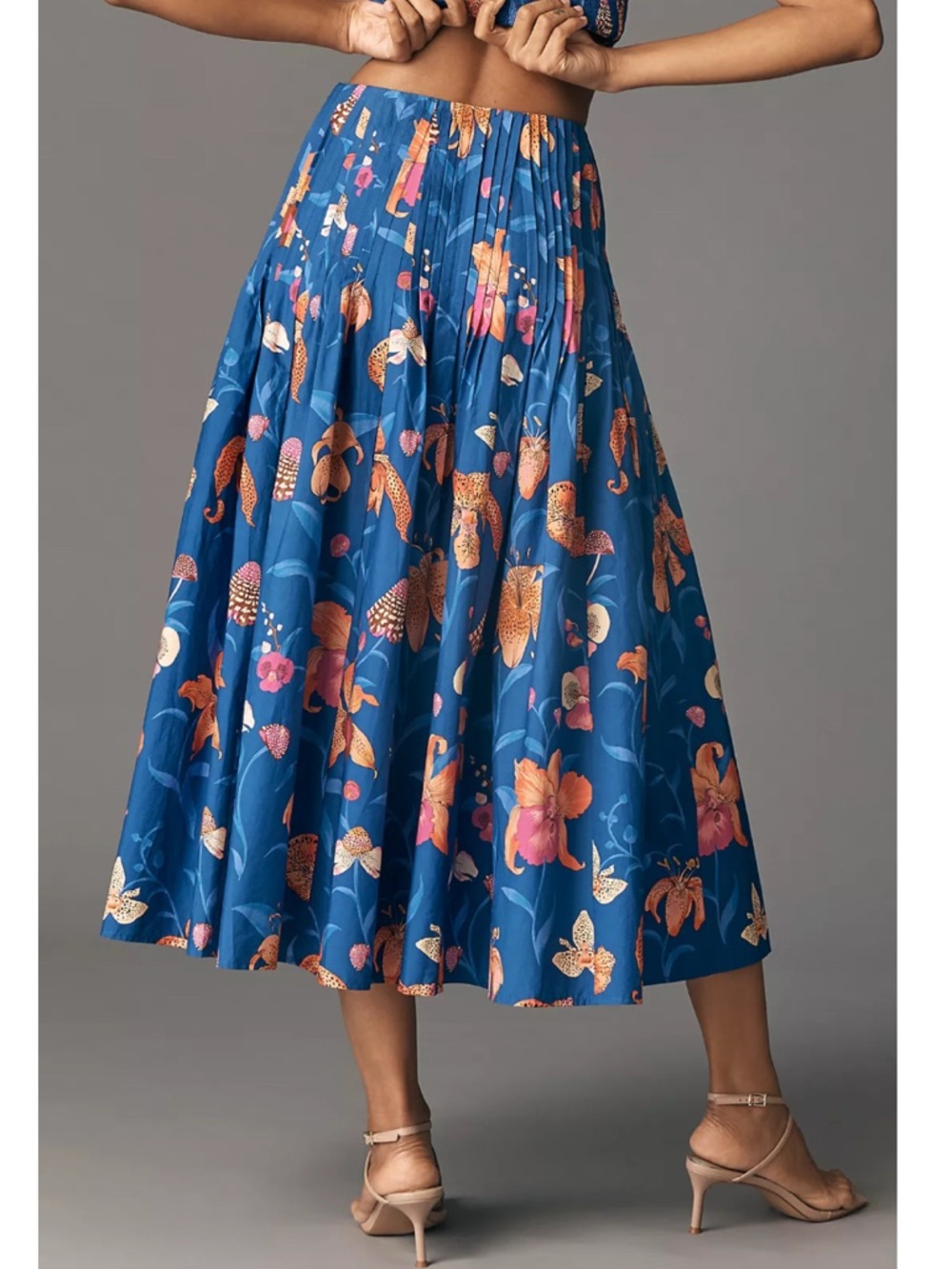 FARM Rio Blue Floral Pintuck Midi Skirt Size Medium NWT - Picture 11 of 16